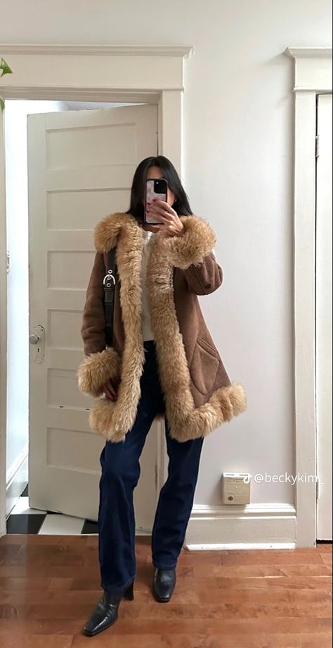 Brown Sheepskin Coat Outfit, Sheepskin Jacket Outfit, Brown Shearling Jacket Outfit, Sheepskin Coat Outfit, Brown Fur Coat Outfit, Long Jacket Outfit, Shearling Jacket Outfit, Brown Jacket Outfit, Brown Leather Jacket Outfit