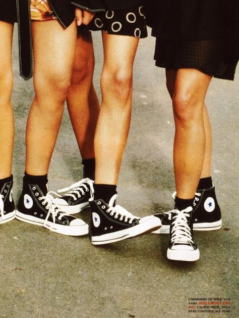 Sibyl Buck, Chuck Taylors Outfit, Italy Editorial, Vogue Italy, Arthur Elgort, High Top Chucks, H M Outfits, Vogue Archive, Vintage Converse