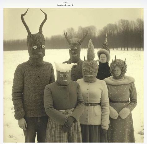 Old Halloween Photos, Images Terrifiantes, Metal Meme, Film Ideas, Creepy Costumes, Weird Vintage, Wicker Man, Arte Peculiar, Creeped Out