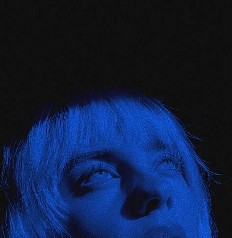 Blue Billie Eilish Pfp, Billie Blue Aesthetic, Billie Eilish Pfp Icon Blue, Billie Eilish Square Pics, Billie Eilish Widgets Blue, Light Blue Music Icon, Blue Billie Eilish Aesthetic, Billie Eilish Aesthetic Blue, Billie Eilish App Icons