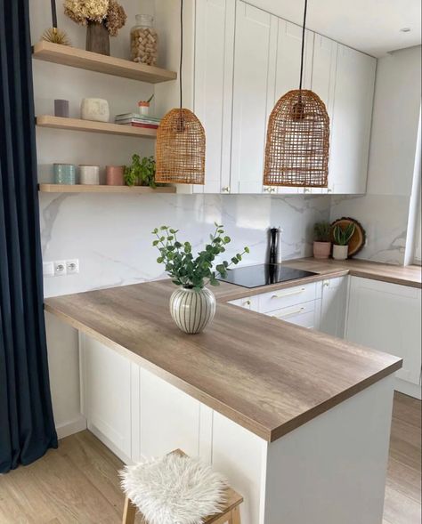 Kitchen Straight Layout, Kitchen Inspiration Scandinavian, Kitchen White And Wood, Kitchen Wood White, Kitchen White Marble, Small Kitchen Dining Room Combo, Bohemian Kitchen Decor, White Bedroom Design, Beach House Living Room