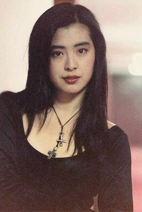 Joey Wong, early 1990s #JoeyWang #HKCelibrity #HKBeauty Joey Wong, 90s Haircuts, Art Photography Portrait, Michelle Yeoh, Now And Then Movie, Beauty Icons, Chinese Actress, Vintage Girls, Aesthetic Girl