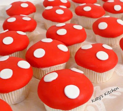 Katy's Kitchen: Mushroom Cupcakes for Woodland Themed Baby Shower Woodland Theme Cupcakes, Mushroom Cakes, Cake Mushroom, Baby Shower Drinks Girl, Woodland Baby Shower Theme Decorations, Woodland Theme Cake, Woodland Baby Shower Theme Boy, Baby Shower Table Cloths, Woodland Baby Shower Food