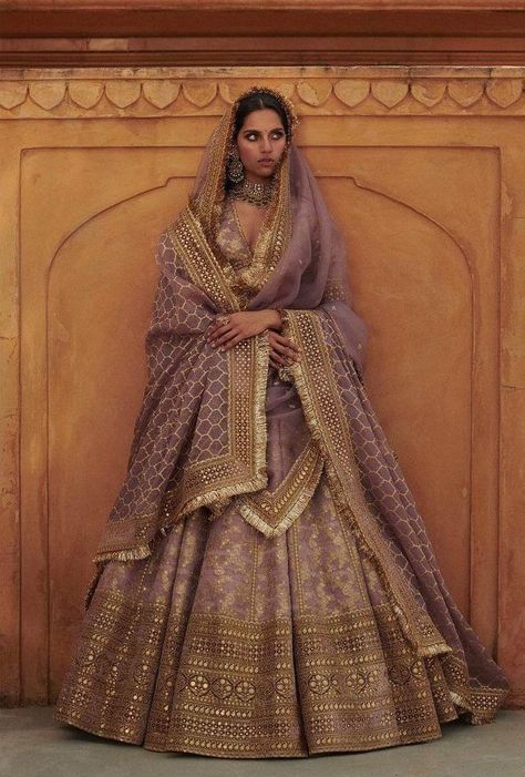 Beautiful Lehengas, Latest Bridal Lehenga, Wedding Lehenga Designs, Pakistani Clothes, Indian Bride Outfits, Bridal Lehenga Collection, Traditional Indian Dress, Indian Dresses Traditional, Red Lehenga