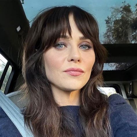 Woman Shag Haircut, Zoe Deschanel Hair, Zoe Deschanel, Zooey Deschanel Hair, Haircut 2023, Shag Haircut, Chic Hairstyles, Zooey Deschanel, Life Changing