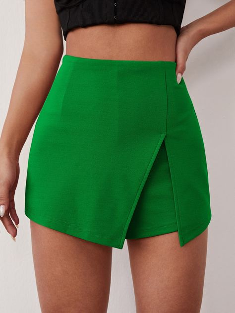 SHEIN Solid Split Front Skort Boho Fashion Dresses, Best Fashion Magazines, Mode Editorials, Bohemian Chic Fashion, Fashion Magazine Cover, Winter Boho, Green Shorts, Two Piece Outfit, Skirt Outfits