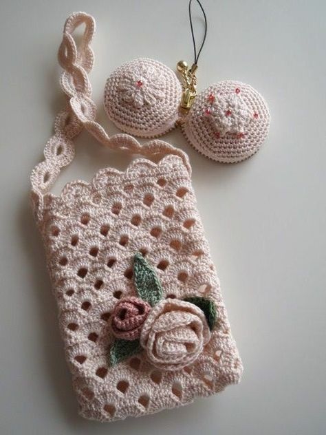 Crochet Eyeglass Cases, Phone Bag Crochet, Crochet Phone Cover, Phone Bag Pattern, Beau Crochet, Crochet Phone Cases, Crochet Mobile, Free Crochet Bag, Confection Au Crochet