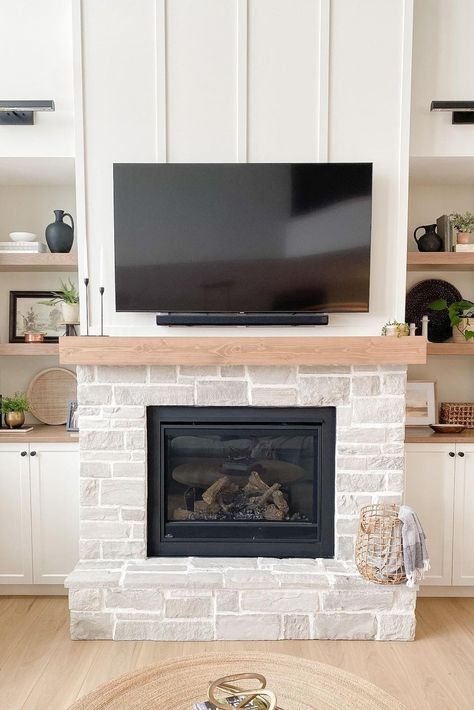 Small House Fireplace, White Stone Veneer Fireplace, Stone Veneer Fireplace Farmhouse, Fireplace Stone Veneer, Sunroom Fireplace, Faux Stone Fireplaces, Fireplace Options, Fireplace Farmhouse, White Stone Fireplaces