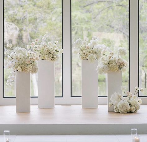 Floral Arrangements Modern, All White Ceremony, White Ceremony Flowers, All White Wedding Bouquet, Modern Ceremony, White Ceremony, Wedding Columns, Alter Flowers, Wedding Pillars