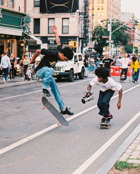 Skateboarding on film A24 Stills, 90s Film Photography, Film Street Photography, Skater Photography, 35mm Film Photography Aesthetic, 35mm Film Aesthetic, Travel Film Photography, Sk Photo, Vintage Shoes Men