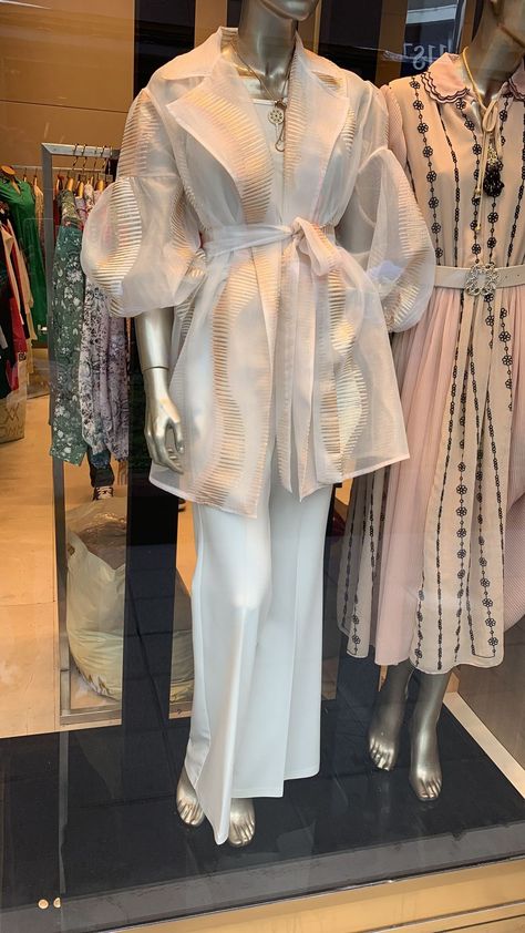 Organza Kimono Jackets, Outer Organza, Organza Fashion, Organza Jacket, Stylish Kurtis Design, Look Rose, Mode Kimono, Beautiful Casual Dresses, Womens Trendy Dresses