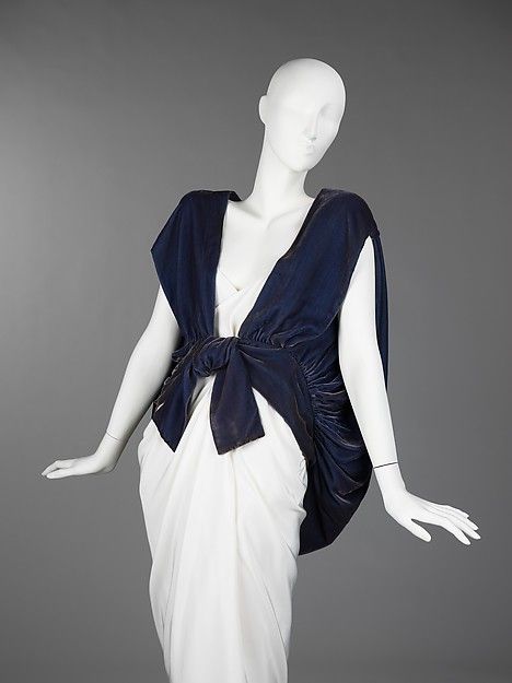 Evening jacket 1930-39 1930s Jacket, Vintage Fashion 1930s, 1930 Fashion, Madeleine Vionnet, 30s Fashion, Evening Jacket, History Fashion, Costume Collection, Vintage Gowns