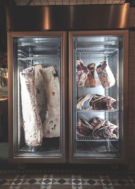 Butcher Meat Display, Meat Hanging Room, Butcher Shop Aesthetic, Meat Store Design Butcher Shop, Meat Processing Room Ideas, Meat Restaurant Design, Butcher Aesthetic, Butcher Room, Meat Fridge