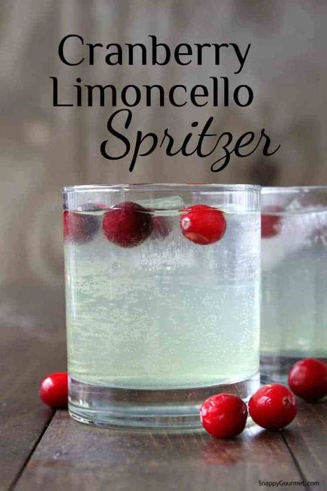 Cranberry Limoncello Spritzer Cocktail recipe - fun Italian cocktail! This easy Italian drink is perfect for Christmas and the holidays! SnappyGourmet.com #SnappyGourmet #Cocktail Christmas #Drink #Limoncello #Cranberry Spritzer Drink, Cointreau Cocktail, Limoncello Drinks, Campari Cocktail, Easy Holiday Drinks, Limoncello Cocktails, Spritzer Recipes, Italian Drinks, White Cranberry Juice