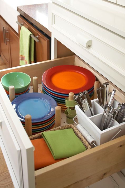 15 Clever Storage Ideas for Silverware and Utensils Plate Storage Ideas, Rv Storage Solutions, Silverware Storage, Kitchen Utensil Storage, Best Hacks, Camper Storage, Utensil Storage, Cutlery Storage, Kitchen Organization Pantry