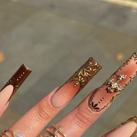 Pomme Pe’dour on Instagram: "Gold and brown 🍂🍁 . . . . #nail #nails #autuamnail #hammermithnails #nailintargam" Brown Ombre Nails Design, Gold Jewel Nails, Fall Acrylic Nail Designs Autumn, Brown And Gold Nails Acrylic, Fall Nails Baddie, Fall Nails Ideas Autumn Almond, Gold Accent Nail Design, Long Fall Nail Designs, Golden Acrylic Nails