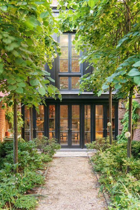 Brownstone Architecture, Garden Extension, Brooklyn Backyard, Plain English Kitchen, Elizabeth Roberts, Brooklyn Brownstone, Plain English, English Kitchen, English Kitchens