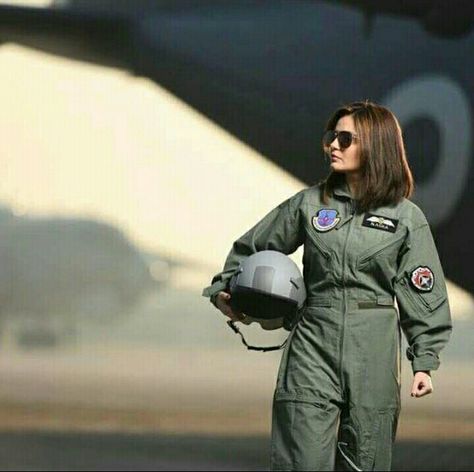 Naval Aviator Uniform, Pilot Woman Aesthetic, Female Pilot Uniform, Fighter Pilot Aesthetic, Fighter Pilot Costume, Airforce Uniform, Armeena Rana Khan, Female Fighter Pilot, Air Force Wallpaper