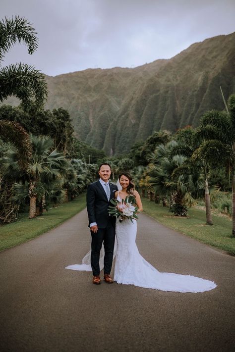 Destination Wedding Cost, Hawaii Beach Wedding, Big Island Wedding, Wedding Venues Hawaii, Botanical Garden Wedding, Groom Fashion, Kauai Wedding, Hawaii Destination Wedding, Botanical Gardens Wedding