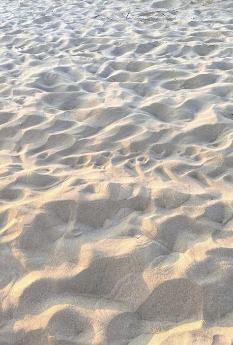 Sand Asthetic Picture, Phone Theme Summer, Wallpaper Home Screen, Pinterest Summer, Coastal Wallpaper, Sky Sea, Dark Paradise, Phone Theme, Beach Color