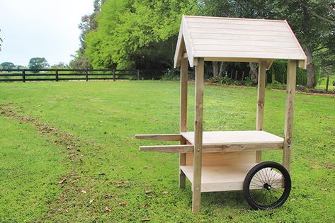 Step by step instructions: Build a cute-as-a-button fruit and vegetable stand (part 2 of 2) Diy Vegetable Stand, Small Produce Stand, Diy Flower Cart With Wheels, Self Serve Flower Stand, Diy Farm Stand How To Build, Vegetable Stand Roadside, Diy Flower Cart, Diy Farm Stand, Roadside Stand