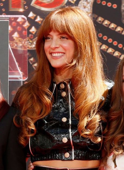 70s Long Shag With Bangs, Daisy Jones Hairstyle, 70s Hairstyles Bangs, Riley Keough Bangs, 70s Bangs Hairstyles, 70s Hair Color, Daisy Jones Haircut, 70s Red Hair, 60s Bangs Long Hair