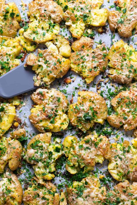 Half Baked Harvest Smashed Potatoes, Viral Smashed Potatoes, Smashed Breakfast Potatoes, Smashed White Potatoes, Steak And Smashed Potatoes, Crushed New Potatoes, Smashed Potato Bites, Crunchy Smashed Potatoes, Potato Smashers Recipe