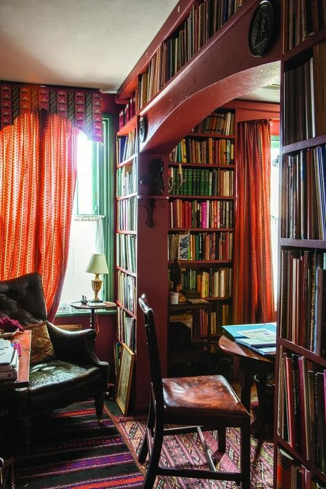 Dream Home Library, Edwardian Home, Recycled House, Beautiful Bookshelf, Cambridge House, Student Room, Chimney Breast, Home Libraries, Up House