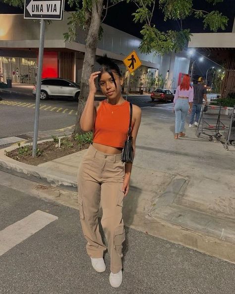 Rate This Cargo pants outfit From ⭐1~10. SAVE & FOLLOW i will update everyweek. Orange Top Outfit Aesthetic, Orange Top Outfit Ideas, Outfits Joda, Kakis Pants Outfit, Orange Cargo Pants Outfit, Top Naranja, Orange Top Outfit, Forest Trip, Cargo Pants Women Outfit