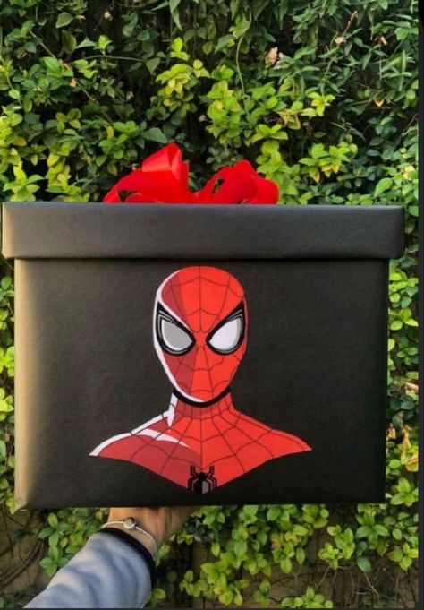 Cute Boyfriend Gifts Diy, Boyfriend Gifts Diy, Package Ideas For Boyfriend, Care Package Ideas For Boyfriend, Present Ideas For Boyfriend, Package Gift Ideas, Cool Gifts For Boyfriend, Boyfriend Things, Spiderman Gifts