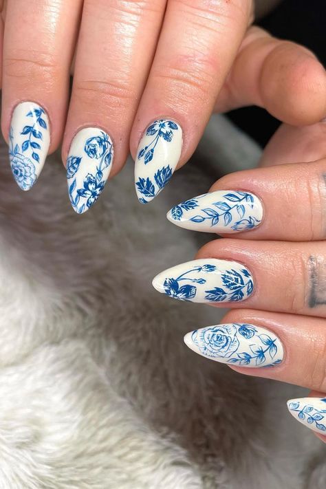 Inspired Nails Vintage, Toile Nail Art, Vintage Nail Inspiration, Blue White Porcelain Nails, White And Blue Porcelain Nails, Blue And White China Pattern Nails, Brigerton Nail Art, Blue China Nail Art, Blue And White Flowers Nails