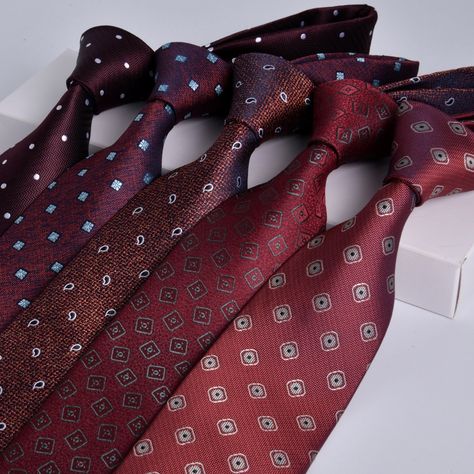 Wine Red Wedding, Men Tie, Ties Mens Fashion, Wool Tie, Silk Bow Ties, High Fashion Outfits, Tie Men's, Red Tie, Tie Styles