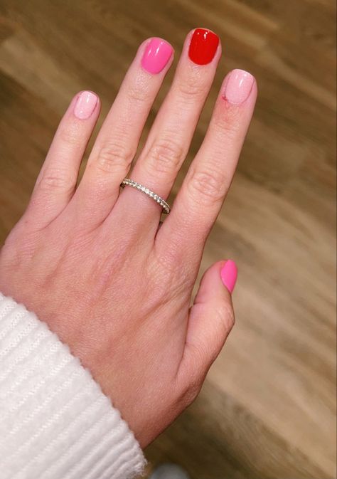 Multicolor Valentines Nails, Valentines Nails Natural Nail Short, Pink Nail Combinations, Multi Color Valentines Nails, Valentine’s Day Nails Solid Color, Red Pink Valentines Day Nails, 3 Shades Of Pink Nails, Short Valentines Nails Simple, Hot Pink Valentine Nails Short