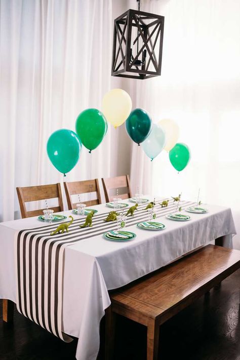 Table Decorations Party Birthday, 2 Year Birthday Theme Dino, Dinosaur Birthday Party Table Setting, Dinosaur Party Table Setting, Dinosaur Birthday Table Set Up, Kids Party Table Set Up, Minimal Dinosaur Party, Dinosaur Birthday Table Decorations, Simple Dinosaur Birthday Party