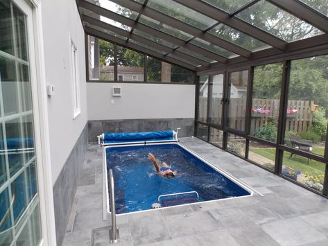 Swimming Machine, Small Indoor Pool, Endless Pools, Indoor Pool House, Indoor Swimming Pool Design, Indoor Pool Design, Endless Pool, Piscina Interior, Indoor Swimming Pool