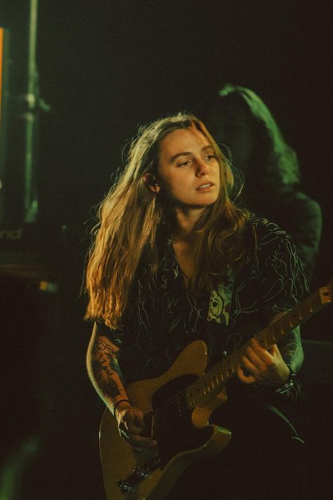 Julien Baker Style, Julien Baker Jesus, Julien Baker Aesthetic, Julien Baker Wallpaper, Julian Baker, King Julien, Boy Genius, Julien Baker, Rocker Girl