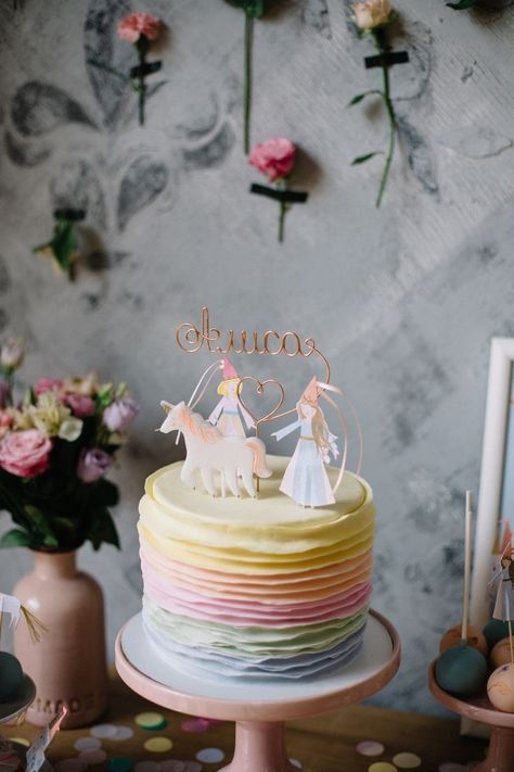 Boho Princess Cake, Unicorn Princess Party, Meri Meri Princess Party, Unicorn Princess Cake, Princess Cakes Ideas Girl Birthday, Princess Unicorn Cake, Unicorn Princess Birthday Party, Princess Unicorn Party, Fairy Princess Cake