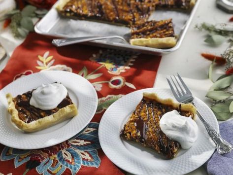 Get Georgia Peanut and Chocolate Slab Pie Recipe from Food Network Georgia Peanut And Chocolate Slab Pie, Peanut And Chocolate, Peanut Pie, Kardea Brown, Slab Pie Recipes, Peanut Chocolate, Brown Food, Honey Roasted Peanuts, Brown Recipe