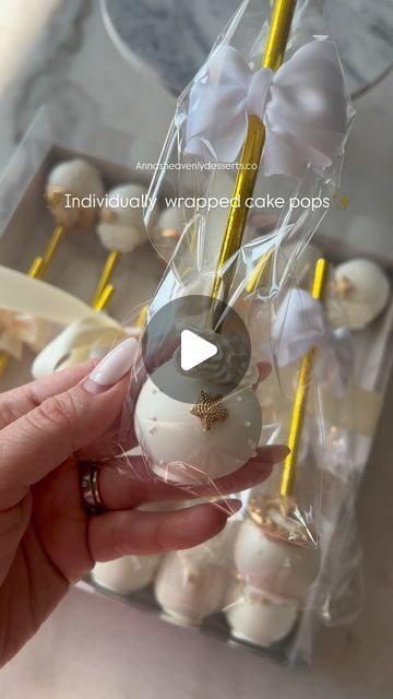 𝐋𝐮𝐱𝐮𝐫𝐲 𝐛𝐚𝐤𝐞𝐫 on Instagram: "Individually wrapped treats are the best party favors for your event ✨🫶🏼
.
.
.
.
#cakepop #cakepops #partyfavors #luxurydesserts #luxurydessert #treatmaker #twinkletwinklelittlestar" Luxury Party Favors, Best Party Favors, Luxury Party, Best Party, Twinkle Twinkle Little Star, Cakepops, Cake Pops, Best Part Of Me, Party Favors