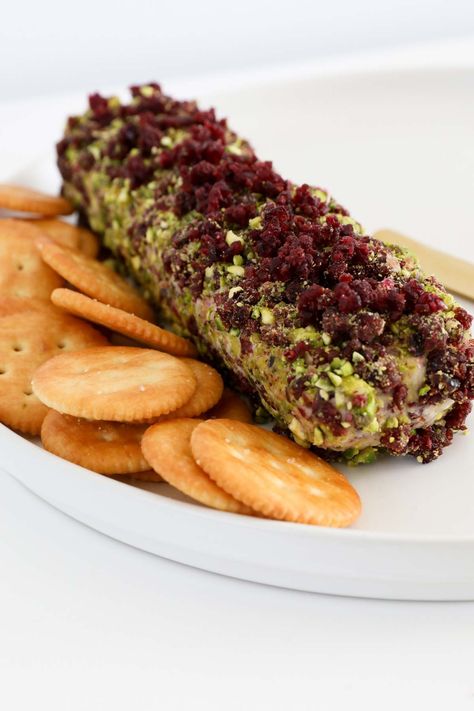 Pistachio Goat Cheese, Cheese Log Recipes, Goat Cheese Log, Goat Cheese Appetizer, Cheese Log, Christmas Cheese, Cranberry Cream Cheese, Festive Appetizers, Cranberry Pistachio