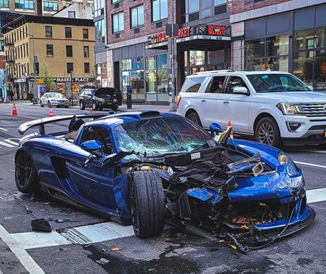 Gemballa Mirage Gt, Empty Street, Carrera Gt, Actor Paul Walker, Porsche Carrera Gt, Mercedes Clk, Porsche Classic, Vw Touran, Peugeot 2008