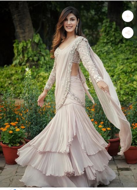 Indian Bridesmaid Dress, Bridesmaid Dress Ideas, Modern Drape, Party Saree, डिजाइनर कपड़े, Latest Bridesmaid Dresses, Indian Bridesmaid Dresses, Long Gown Design, Latest Bridal Dresses