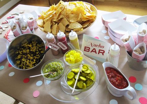 Bachelorette Baseball Theme, Baseball Wedding Shower, Kids Baseball Party, Baseball Party Centerpieces, Nachos Bar, Bachelorette Food, Pull Pork, American Barbecue, Sports Themed Wedding