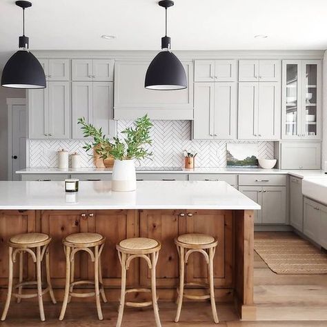 Cabinet Color... Here, the Best Gray Kitchen Paint Colors So You Don't Have to Sample 50 Shades Sensible Hue, True Grey Paint Color, Grey Painted Kitchen, Teal Kitchen, Kitchen Paint Colors, Grey Paint Colors, White Countertops, Grey Cabinets, Grey Kitchens