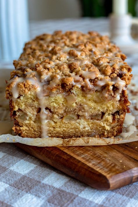 Apple Streusel Loaf - Dash of Mandi Dessert Loaf, Apple Loaf, Apple Streusel, Weekend Food, Fall Menu, Breakfast Goodies, Sugar Apples, Afternoon Coffee, Apple Bread