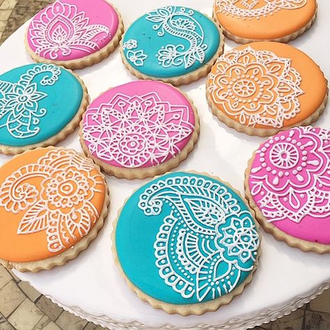 Arabian Nights Sweet 16, Aladdin Wedding Theme, Arabian Party, Indian Cookies, Bangle Bar, Arabian Nights Theme, Arabian Nights Party, Jasmine Party, Moroccan Party