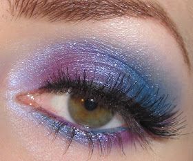 Purple And Blue Eyeshadow, Rosa Make-up, Purple Eyeshadow Looks, Purple Makeup Looks, Blue Eye Makeup Tutorial, Blue Eyeshadow Looks, Maquillage On Fleek, Coldplay Concert, Shimmer Eye Makeup