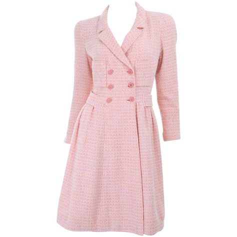 Vintage 1996 Chanel Dress with CC Logo Buttons. | From a collection of rare vintage day dresses at https://www.1stdibs.com/fashion/clothing/day-dresses/ Pink Coat Dress, Vintage Day Dress, Dresses Beige, Vintage Pink Dress, Chanel Coat, Princess Coat, Chanel Dress, Pink Tweed, Beige Dress