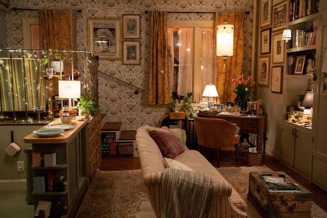 Photo 1 of 4 in The Interior Design of Meryl Streep’s “Only Murders in the Building” Studio Is Full of Easter Eggs - Dwell Only Murders In The Building, Built In Dresser, Maximalist Design, New York Apartment, Tiny Apartment, Cool Apartments, Meryl Streep, Eclectic Home, The Building