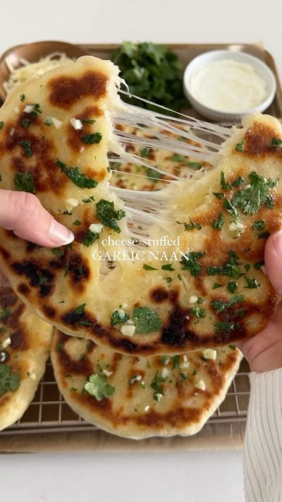 » Cheese-Stuffed Garlic Naan Savory Slow Cooker Recipes, Winter Food Recipes Lunch, Delicious Food Recipes Dinner, Super Quick Dinner Recipes, Unhealthy Recipes, Water Room, College Recipes, Traditional Indian Food, Tiktok Recipes